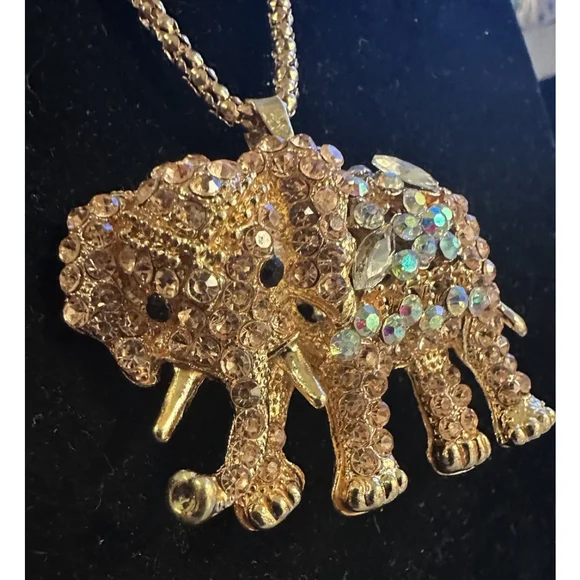 Marked Betsy Johnson Rhinestone Elephant Goldtone Statement Necklace Pendant 28” - Picture 12 of 15
